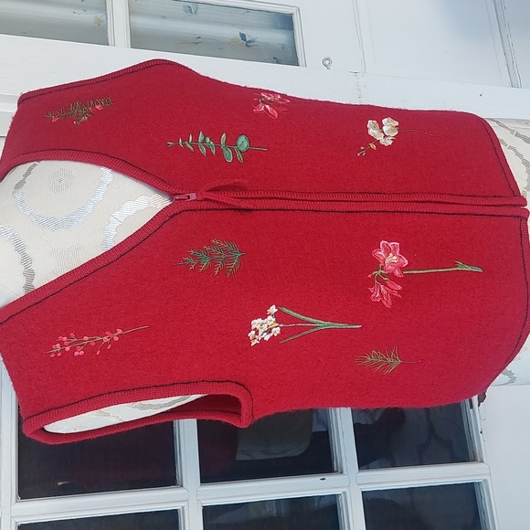 Susan Bristol Floral Hand Embroidery Red Sweater Vest 2000 Y2 Sm - Picture 1 of 4